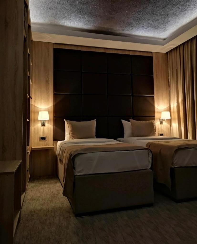 Hotel Ideall 포드고리차 외부 사진