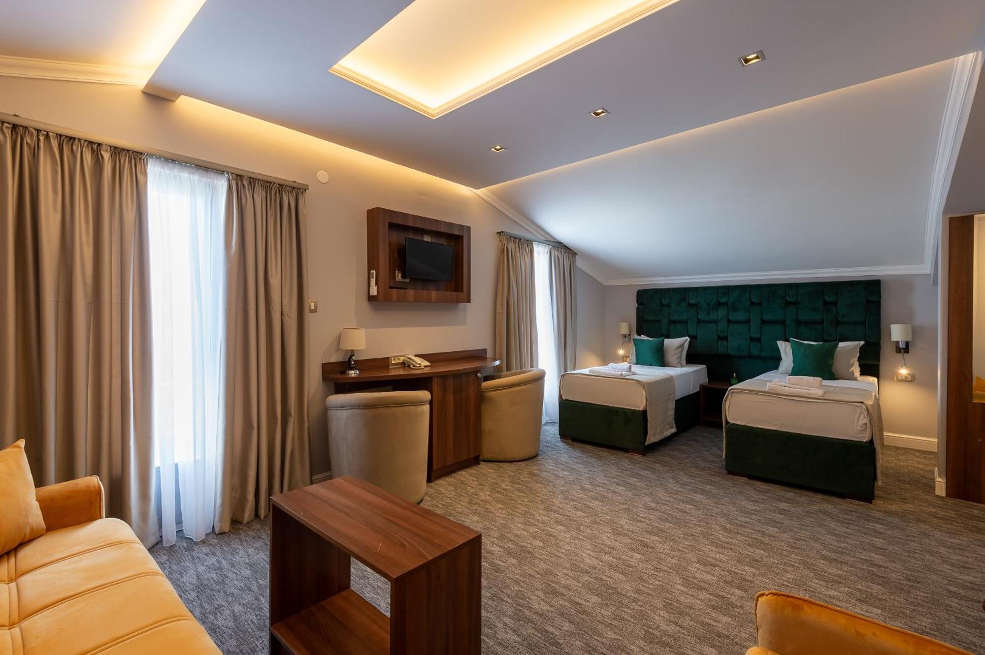 Hotel Ideall 포드고리차 외부 사진