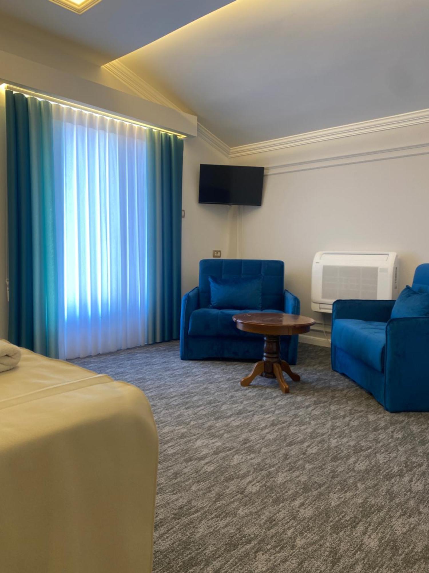 Hotel Ideall 포드고리차 객실 사진