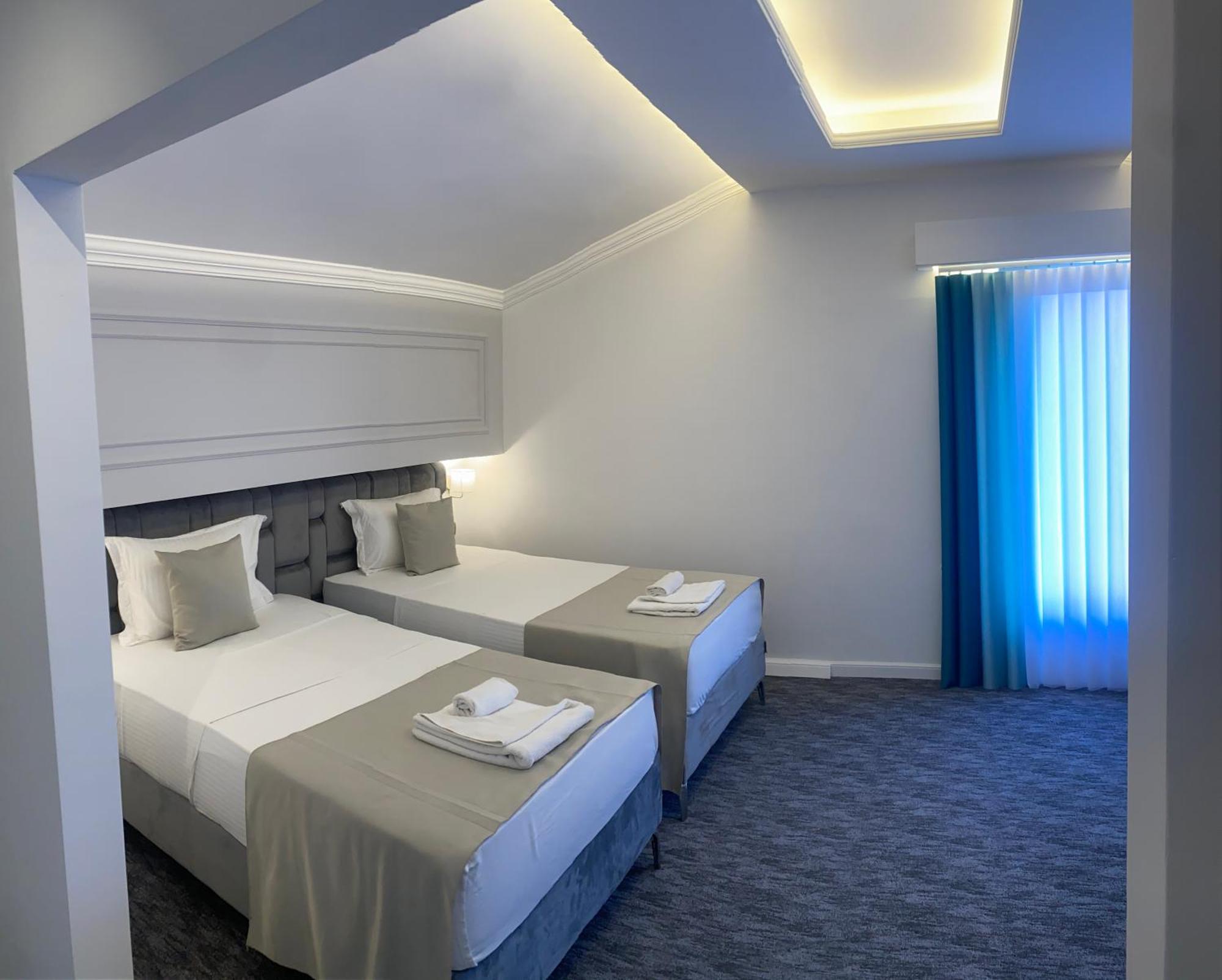 Hotel Ideall 포드고리차 외부 사진